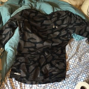 Under armor long sleeve shirt